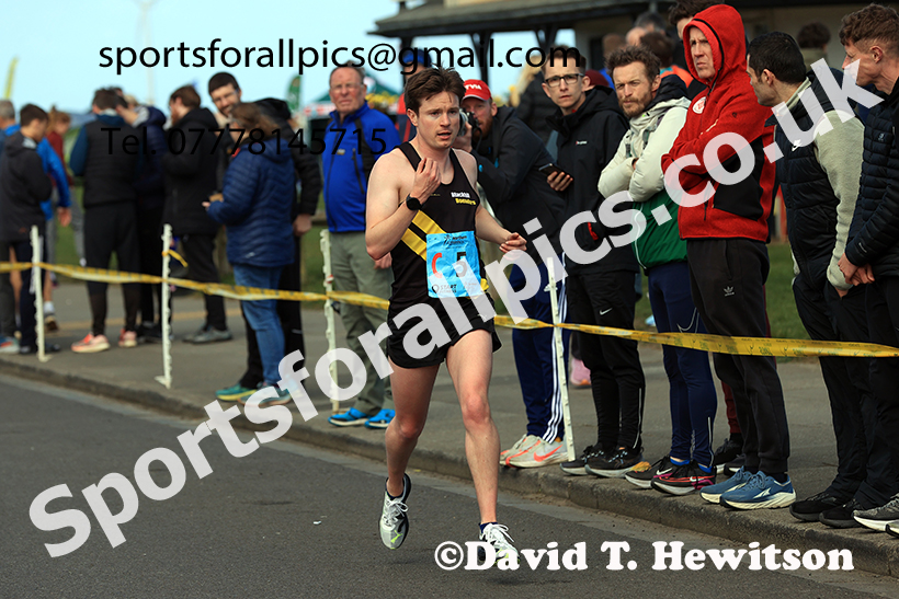 Senior mens Northern 12 Stage Road Relay, 2025 Northern 12 and 6 Stage Road Relays and Junior 5k, Redcar. Photo: David T. Hewitson/Sports for All Pics